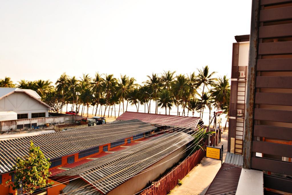 The Day Hotel Chonburi Quarto foto