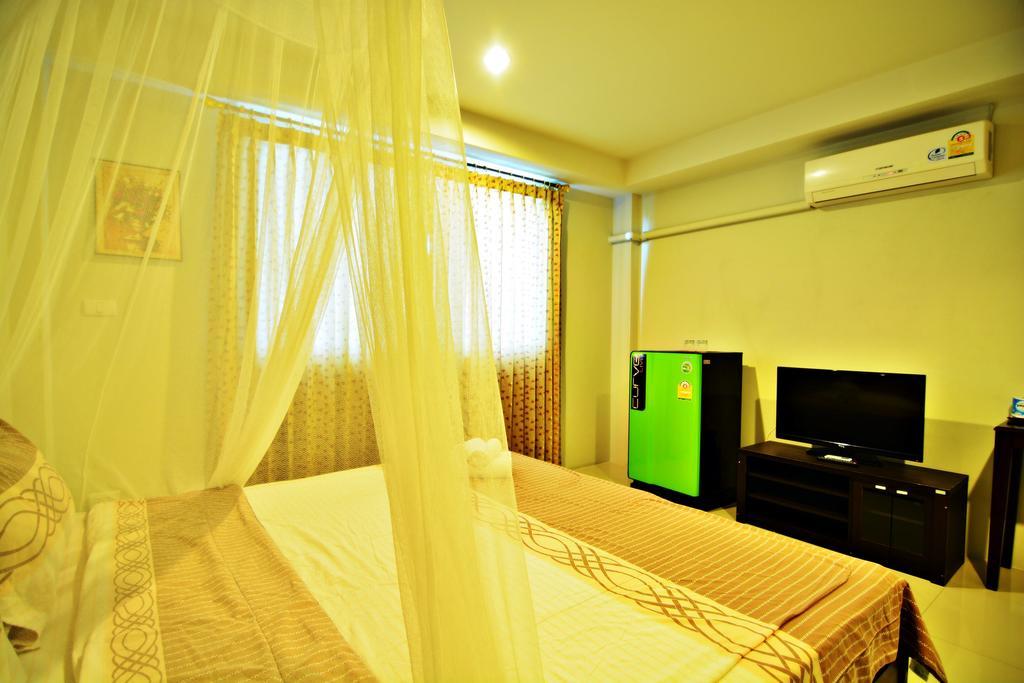 The Day Hotel Chonburi Quarto foto