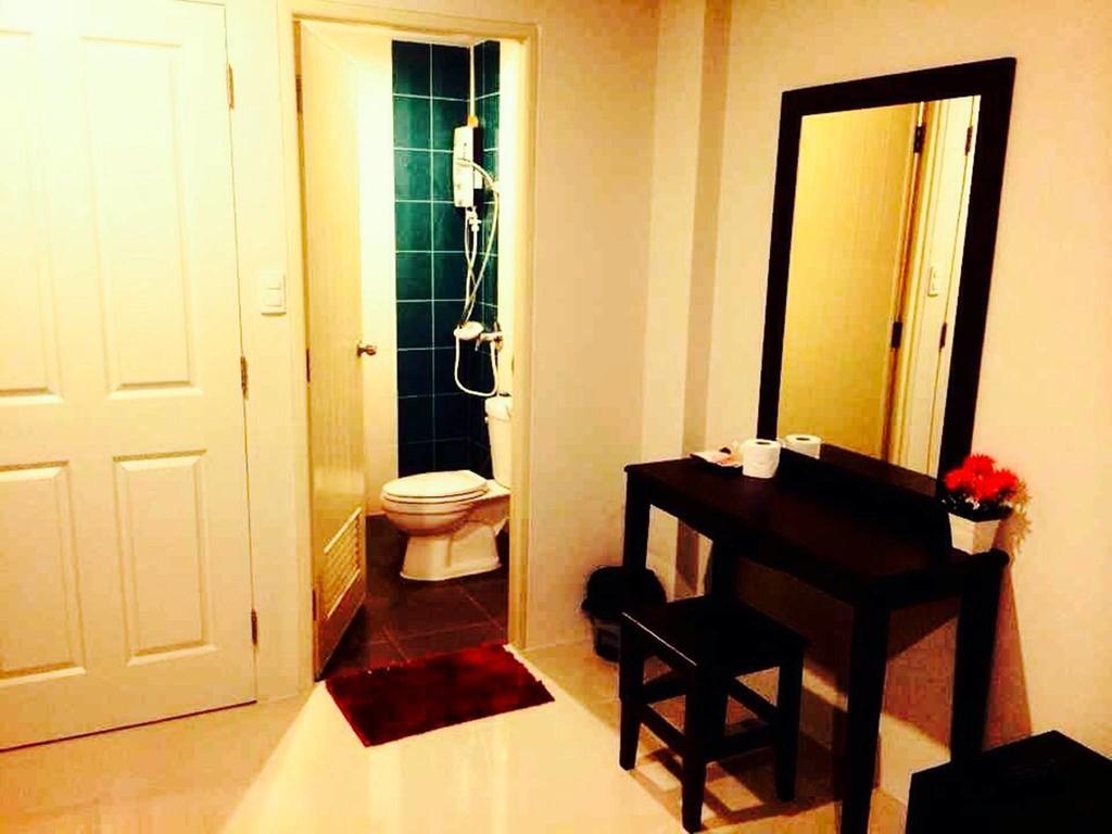 The Day Hotel Chonburi Quarto foto