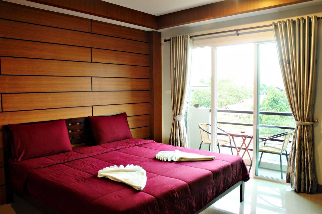 The Day Hotel Chonburi Quarto foto